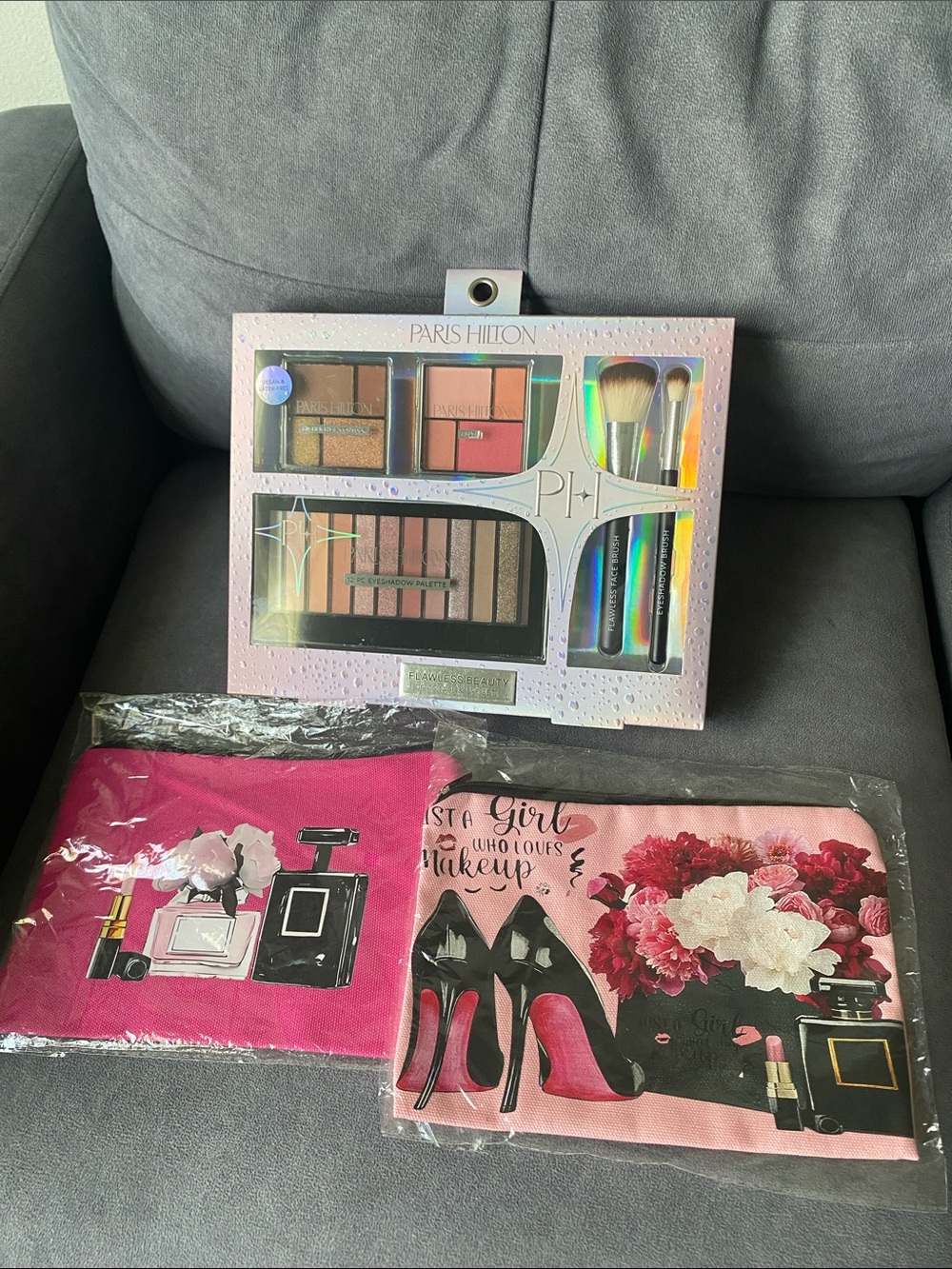 Paris Hilton Pink and Brown Blush Palette 12 pcs eyeshadow palette 5 pcs face